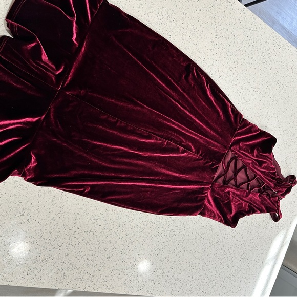 Superfoxx Ruffled Hem Velvet Midi Halter Cocktail Dress sz M - Picture 4 of 6